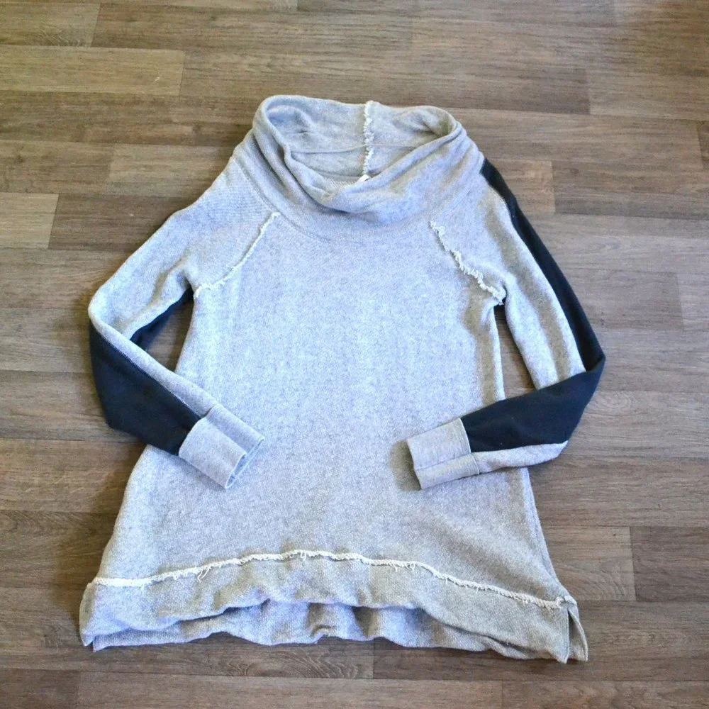NWOT Free People Cowlneck Oversized Turtleneck Tunic Pullover Sweater Size S